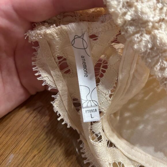 Anemore Women’s Large Cream Lace Bra - Picture 3 of 7